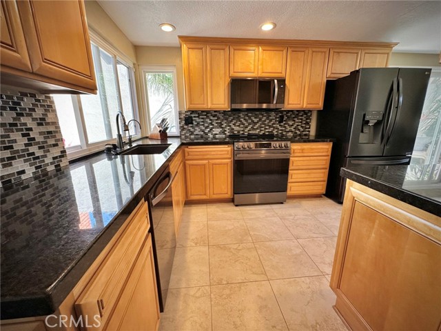 Detail Gallery Image 14 of 68 For 450 Electric, Seal Beach,  CA 90740 - 3 Beds | 2 Baths