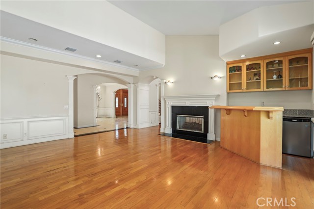 Detail Gallery Image 11 of 59 For 14659 Valley Vista, Sherman Oaks,  CA 91403 - 5 Beds | 4/1 Baths