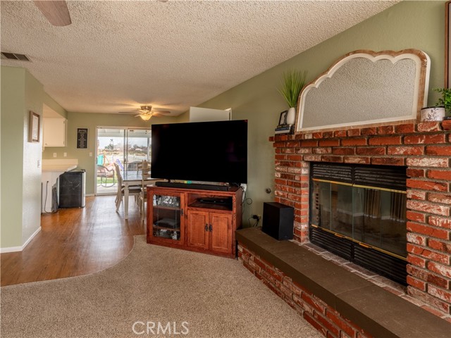 Detail Gallery Image 7 of 31 For 40734 163rd, Lancaster,  CA 93535 - 3 Beds | 2 Baths