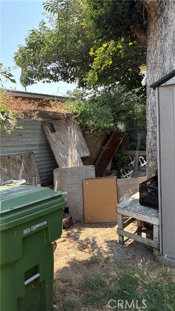 132 W 80th Street, Los Angeles CA: https://media.crmls.org/medias/d68454ac-bddb-423c-9c83-639d3938a1a0.jpg