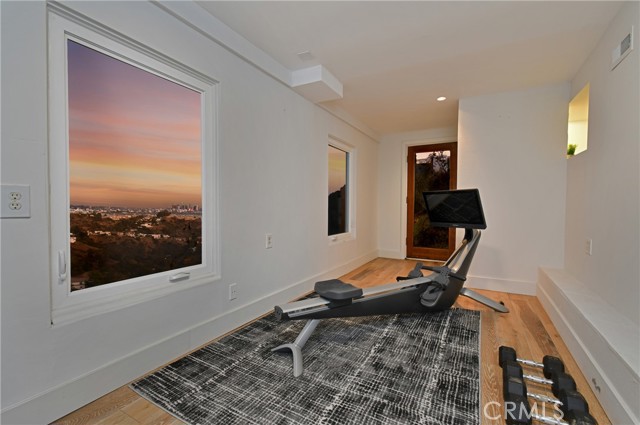 Detail Gallery Image 33 of 40 For 8383 Wyndham Rd, Los Angeles,  CA 90046 - 3 Beds | 2/1 Baths