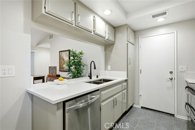 27968 Red Dawn, Menifee CA: https://media.crmls.org/medias/d6853d79-f46f-406c-ae0a-78180d646267.jpg