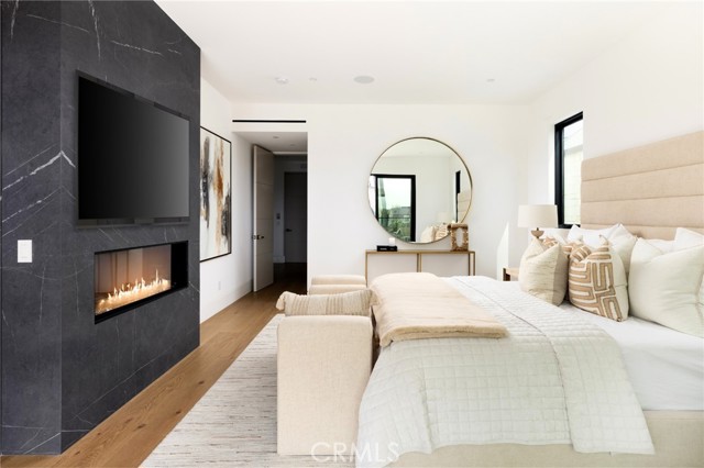 303 Goldenrod Avenue, Corona del Mar CA: https://media.crmls.org/medias/d685ce01-c78a-4980-8678-058b312399c3.jpg