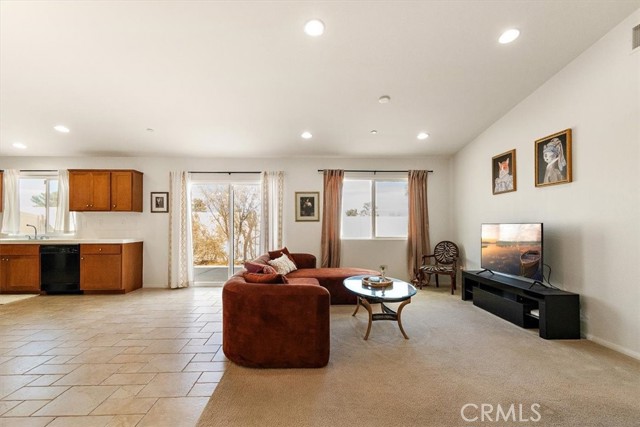905 Broadway Avenue, Barstow CA: https://media.crmls.org/medias/d685e5d7-5dac-4188-a022-d9d9dac1dea6.jpg