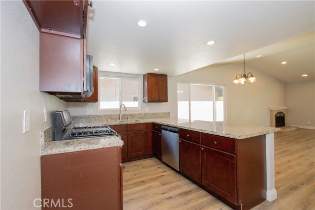 8358 Verbena Drive, Riverside CA: https://media.crmls.org/medias/d6861756-8510-491f-9f43-720b0b4978d2.jpg