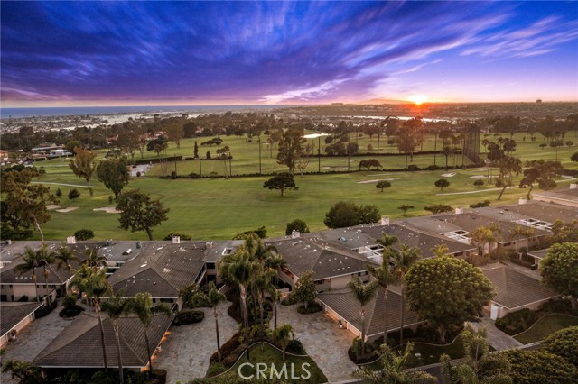 1075 Granville Drive, Newport Beach CA: https://media.crmls.org/medias/d687099c-218c-4cbd-9ab4-007cd7161e2b.jpg