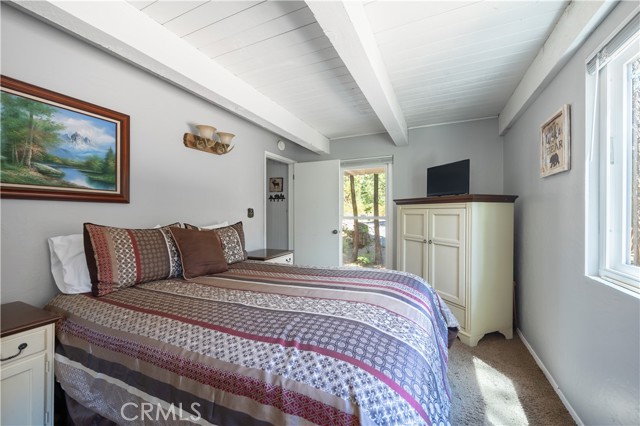 41747 Comstock Lane, Big Bear Lake CA: https://media.crmls.org/medias/d687343a-a9be-45bc-be25-9048b081791b.jpg