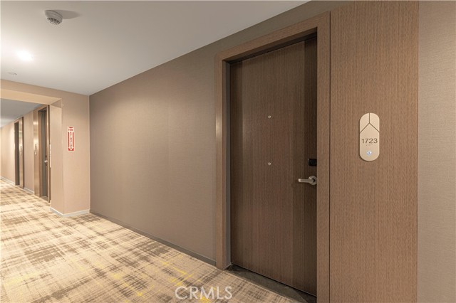 877 Francisco Street, Los Angeles CA: https://media.crmls.org/medias/d687643b-2fca-4479-9d70-2a50b763030a.jpg