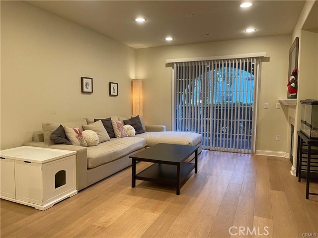 Detail Gallery Image 4 of 30 For 12975 Agustin Pl #129,  Playa Vista,  CA 90094 - 2 Beds | 2 Baths