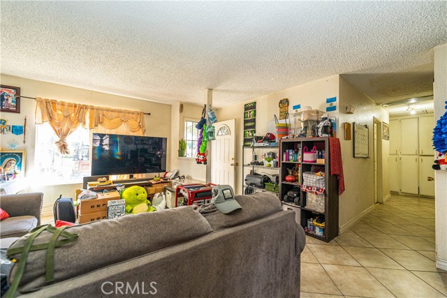 Detail Gallery Image 15 of 41 For 20950 Cajalco Rd, Perris,  CA 92570 - 3 Beds | 2 Baths