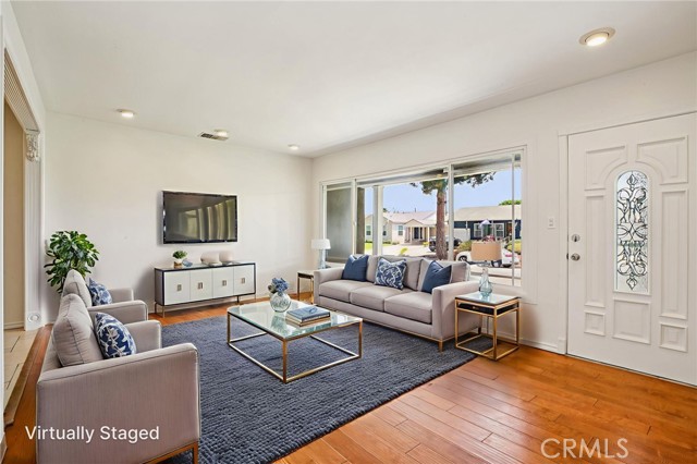 Detail Gallery Image 4 of 28 For 5033 Premiere Ave, Lakewood,  CA 90712 - 3 Beds | 2 Baths