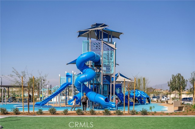 Detail Gallery Image 13 of 22 For 12720 Hampton Ave, Corona,  CA 92880 - 2 Beds | 2/1 Baths