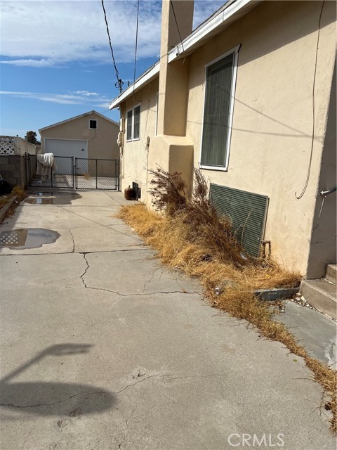 Detail Gallery Image 3 of 19 For 709 Valley Ave, Needles,  CA 92363 - 3 Beds | 1/1 Baths