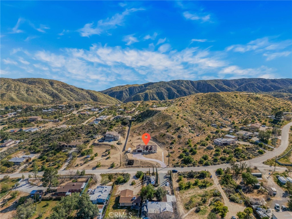 https://media.crmls.org/medias/d68926f7-1003-4851-aa15-6ff94b32d703.jpg?preset=X-Large