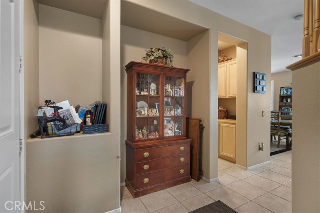 Detail Gallery Image 7 of 43 For 5749 Alexandria Ave, Corona,  CA 92880 - 4 Beds | 3/1 Baths
