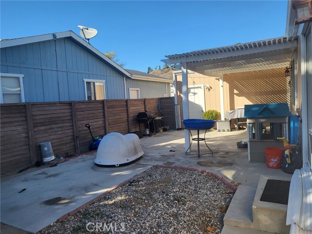 Detail Gallery Image 17 of 18 For 19842 Emerald Creek Dr, Canyon Country,  CA 91351 - 3 Beds | 2 Baths