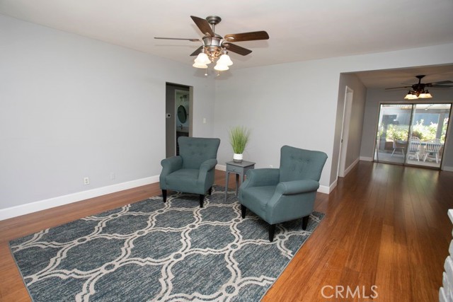 1019 W Milton Drive, Glendora CA: https://media.crmls.org/medias/d68b80a3-a20d-4499-a278-571792dd29f6.jpg