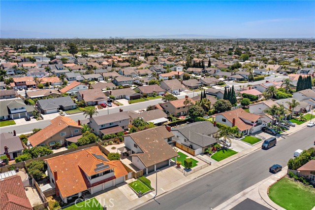 16086 Sweetleaf Street, Fountain Valley CA: https://media.crmls.org/medias/d68c36a2-3425-41de-a918-89844abdb9b8.jpg