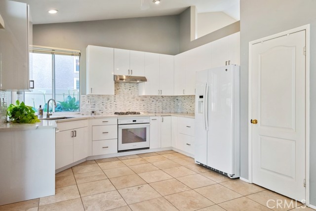 Detail Gallery Image 6 of 23 For 32364 Corte Coronado, Temecula,  CA 92592 - 3 Beds | 2 Baths