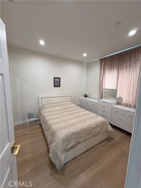 Detail Gallery Image 2 of 7 For 15857 Stare St, North Hills,  CA 91343 - 2 Beds | 2 Baths