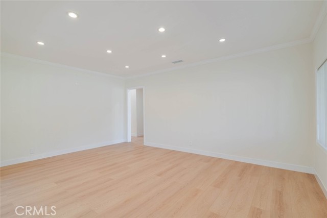 Detail Gallery Image 9 of 21 For 11246 Saticoy St, Sun Valley,  CA 91352 - 3 Beds | 2 Baths