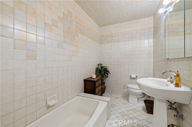 Detail Gallery Image 33 of 75 For 11950 Sierra Hwy, Agua Dulce,  CA 91390 - 3 Beds | 4 Baths