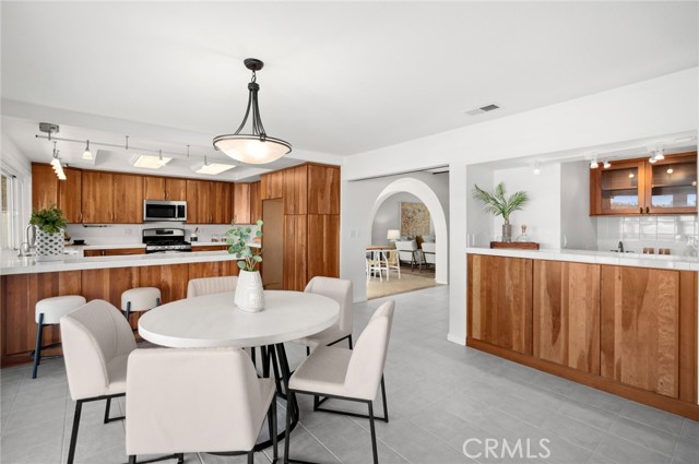Detail Gallery Image 18 of 46 For 24852 Costeau St, Laguna Hills,  CA 92653 - 4 Beds | 2/1 Baths