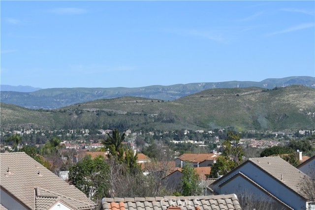 Detail Gallery Image 4 of 28 For 657 Cardinal Ridge Ln #B,  Simi Valley,  CA 93065 - 3 Beds | 2/1 Baths