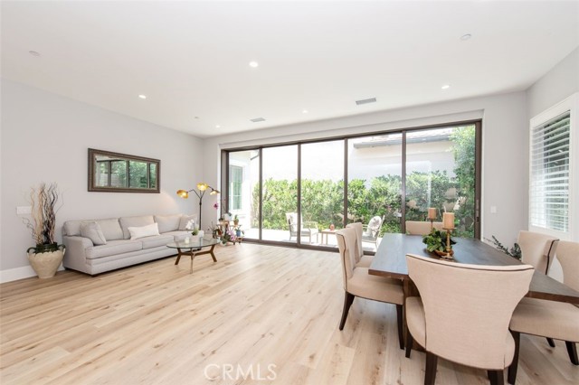 Detail Gallery Image 4 of 18 For 114 Vigna, Irvine,  CA 92602 - 4 Beds | 3/1 Baths