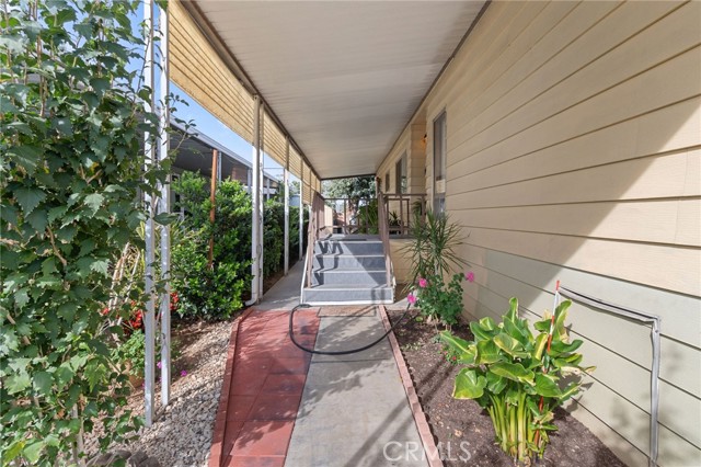 Detail Gallery Image 2 of 20 For 39 Round Table Dr #36,  Riverside,  CA 92507 - 2 Beds | 2 Baths