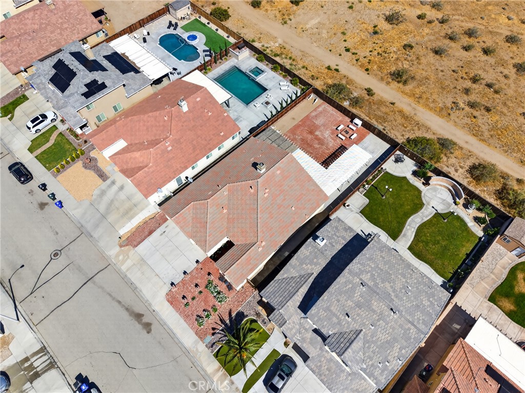 https://media.crmls.org/medias/d6902f0c-4660-4ff3-84a9-da4a9730e513.jpg?preset=X-Large