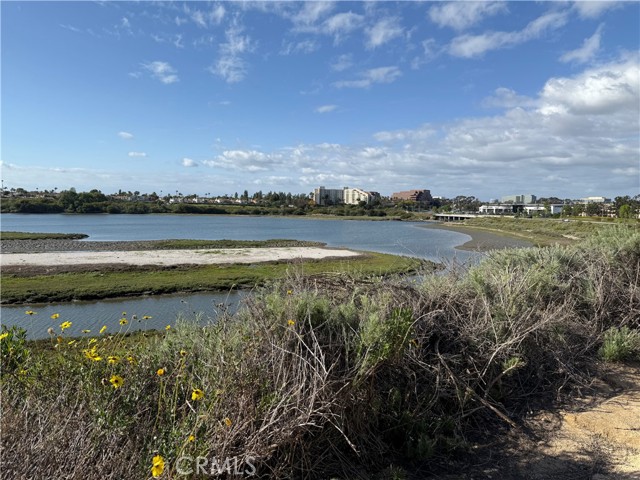 Detail Gallery Image 20 of 24 For 2632 Vista Del Oro, Newport Beach,  CA 92660 - 4 Beds | 2/1 Baths