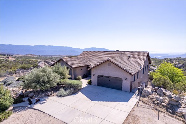Detail Gallery Image 1 of 75 For 42955 Irons Rd, Aguanga,  CA 92536 - 5 Beds | 5 Baths