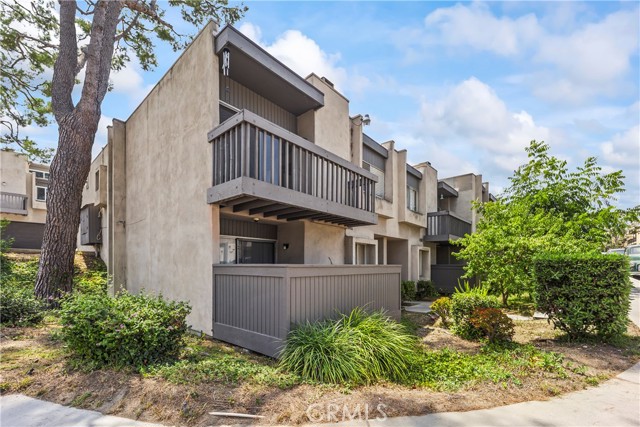 Detail Gallery Image 1 of 34 For 1735 Mountain Terrace Ln, Montebello,  CA 90640 - 4 Beds | 2/1 Baths