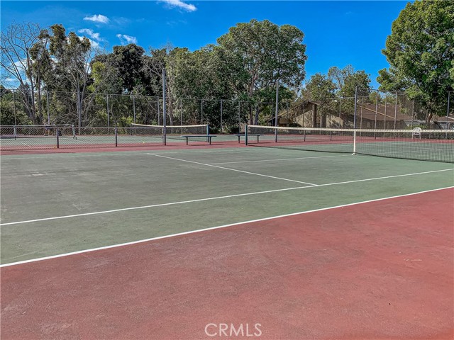 Assoc. tennis courts