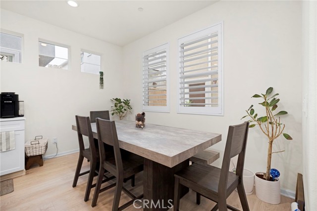 4079 Summer Way, Corona CA: https://media.crmls.org/medias/d6930ac5-6e33-4cc4-92dc-0c2bac9b51cf.jpg