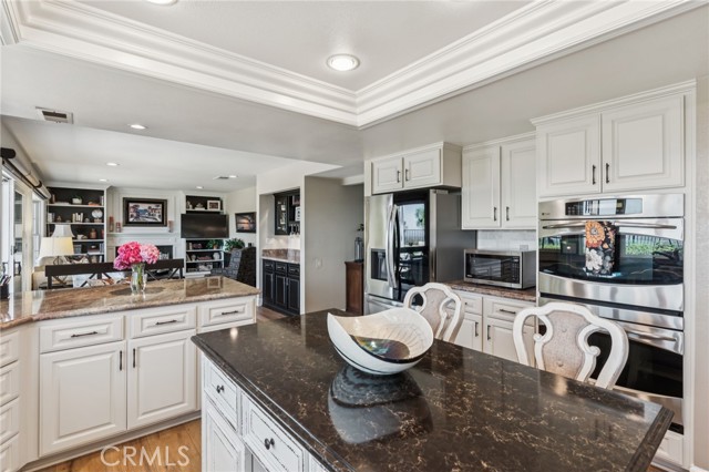 27201 Via Aurora, Mission Viejo CA: https://media.crmls.org/medias/d694065e-4b7e-4fcd-a712-99aeff78e5dc.jpg