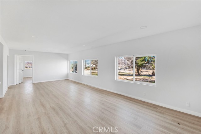 Detail Gallery Image 9 of 54 For 30263 State Highway 18, Lucerne Valley,  CA 92356 - 4 Beds | 2 Baths