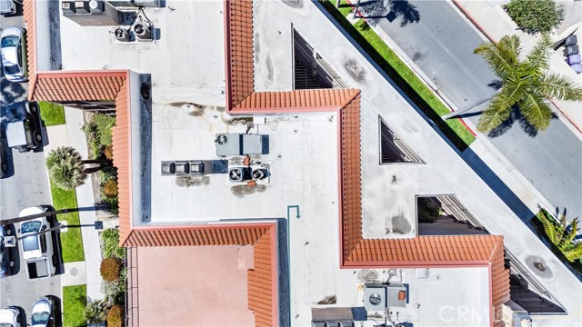201 Bay Shore Avenue, Long Beach CA: https://media.crmls.org/medias/d694e1a5-f184-43a8-aab4-02fb5781cd7a.jpg