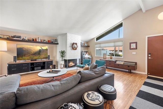 Detail Gallery Image 7 of 35 For 3318 Wyoming Cir, Costa Mesa,  CA 92626 - 3 Beds | 2 Baths