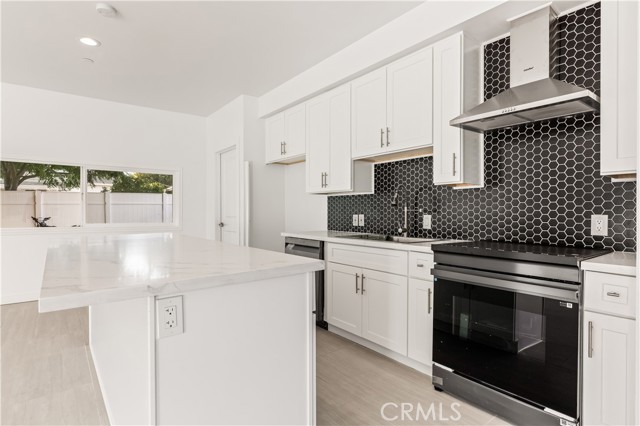 14592 Lyle Street, Sylmar CA: https://media.crmls.org/medias/d6971a23-6c4d-4bef-bb08-585e5ff1141b.jpg