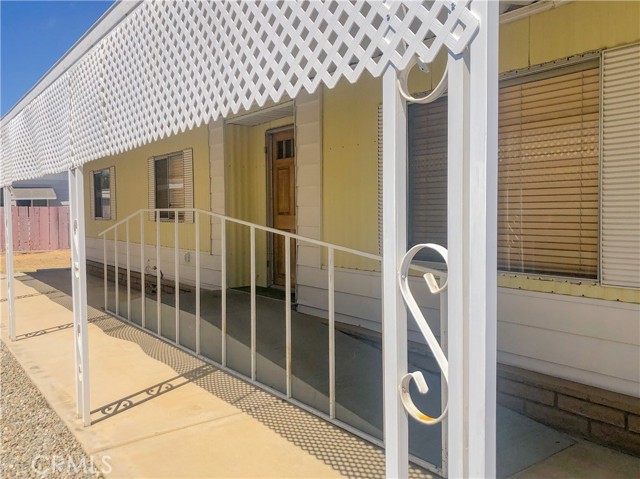 Detail Gallery Image 3 of 24 For 400 E Roberts #99,  Bakersfield,  CA 93308 - 2 Beds | 2 Baths