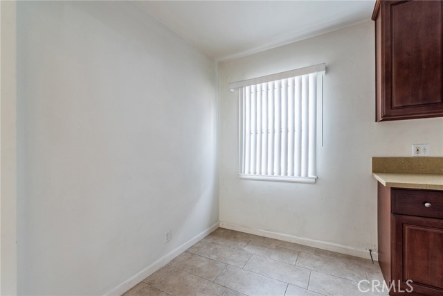 705 E California Avenue, Glendale CA: https://media.crmls.org/medias/d697be9d-cf3b-4371-8b1b-58164c84fb52.jpg