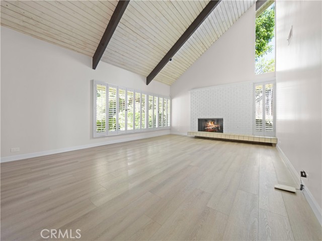 Detail Gallery Image 27 of 43 For 2331 Banyan Dr, Los Angeles,  CA 90049 - 4 Beds | 4 Baths