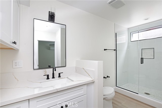 1141 E Broadway, Long Beach CA: https://media.crmls.org/medias/d698546b-0f17-4657-9815-54793bf8ebc2.jpg