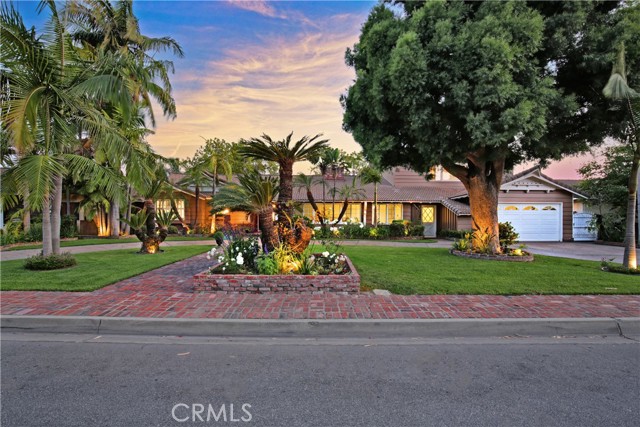 Detail Gallery Image 3 of 51 For 9122 Gainford St, Downey,  CA 90240 - 5 Beds | 4 Baths