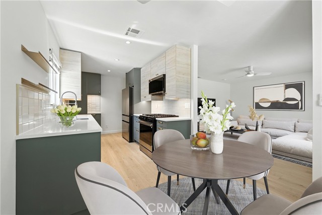 Detail Gallery Image 4 of 19 For 3935 San Ramon Dr, Oceanside,  CA 92057 - 2 Beds | 2 Baths