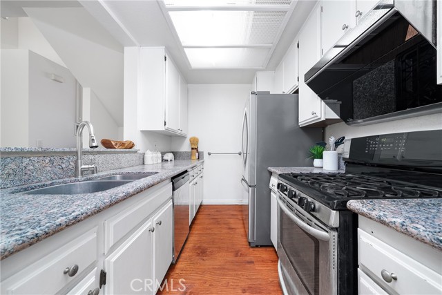 Detail Gallery Image 8 of 24 For 1188 Walnut Grove Ave a,  Rosemead,  CA 91770 - 2 Beds | 2 Baths