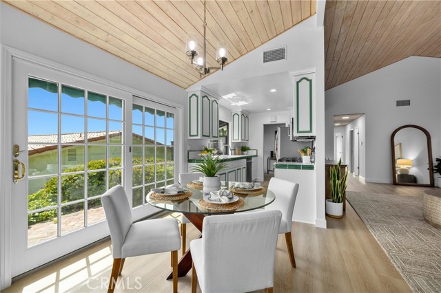 6808 Kings Harbor Drive, Rancho Palos Verdes CA: https://media.crmls.org/medias/d6995b3e-2dbe-4d68-9bd1-bd875e4fe39a.jpg