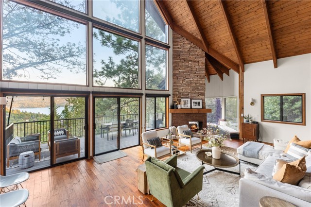 Detail Gallery Image 14 of 44 For 1148 Nadelhorn Dr, Lake Arrowhead,  CA 92352 - 4 Beds | 2/1 Baths